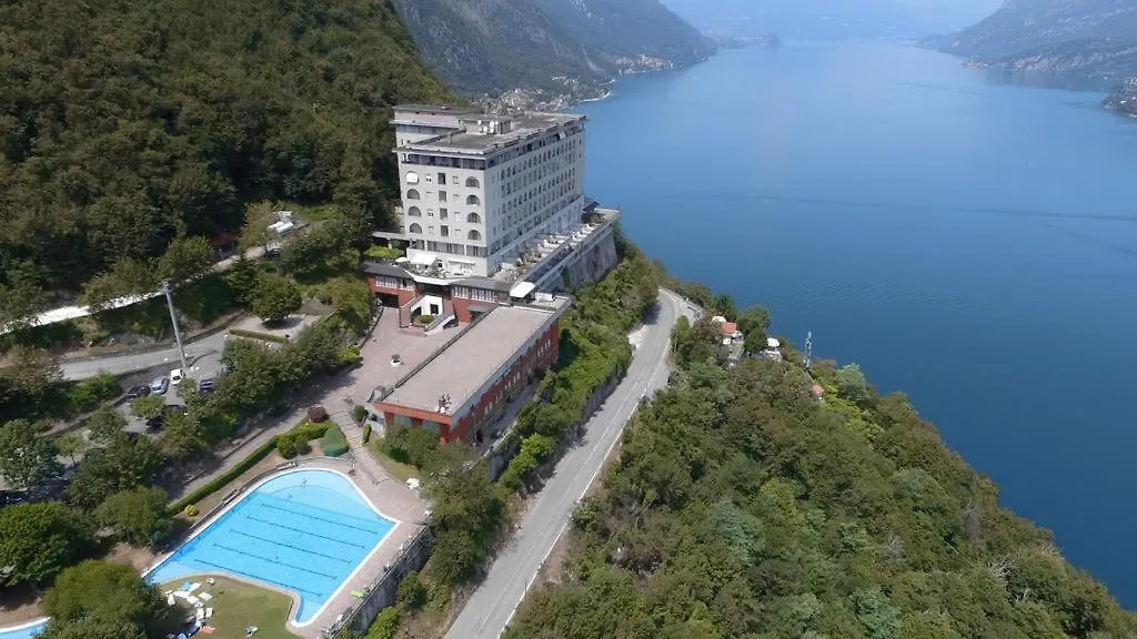 Апартаменты Attico With Big Terrace In Residence With Pool Вальброна